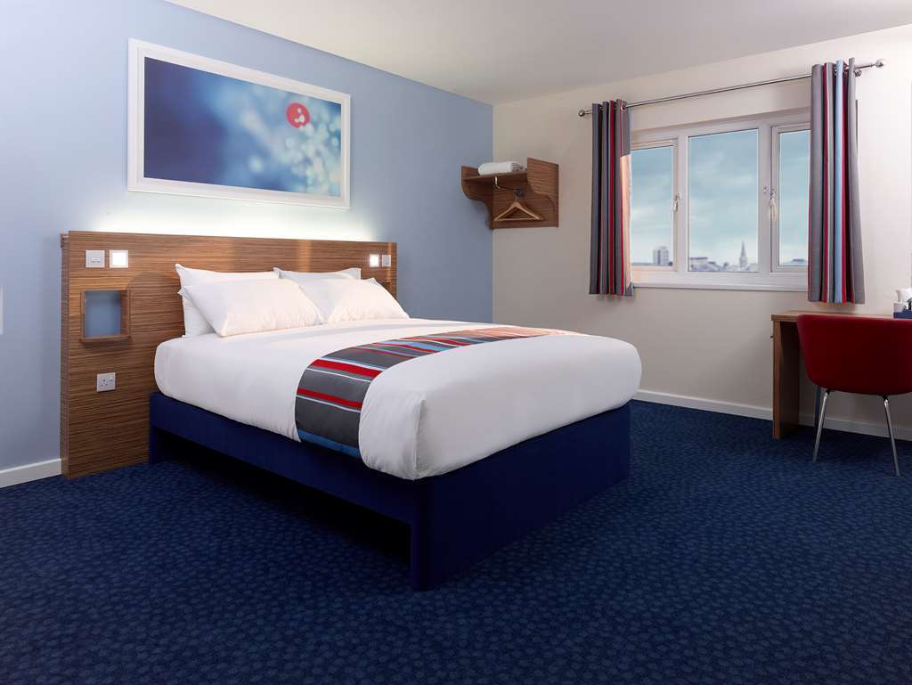 Travelodge Birmingham Dudley 部屋 写真