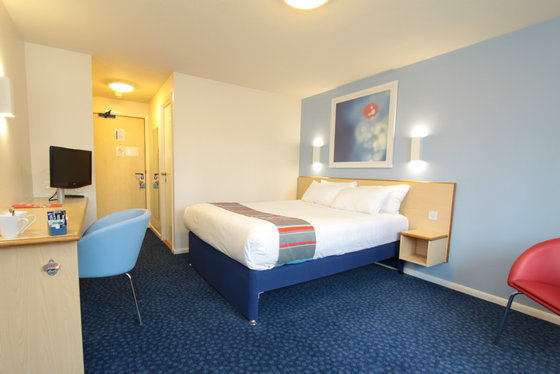 Travelodge Birmingham Dudley 部屋 写真