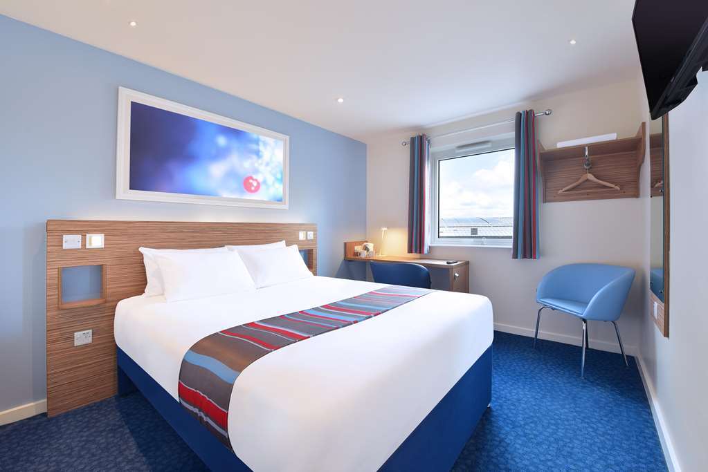 Travelodge Birmingham Dudley 部屋 写真