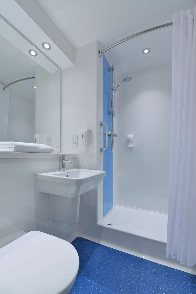 Travelodge Birmingham Dudley 部屋 写真